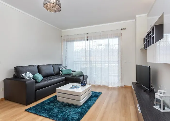 Privilege Apartment Buddha with Rooftop Pool, Village Marina - Olhão